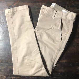 NWOT Gap Girlfriend Chinos